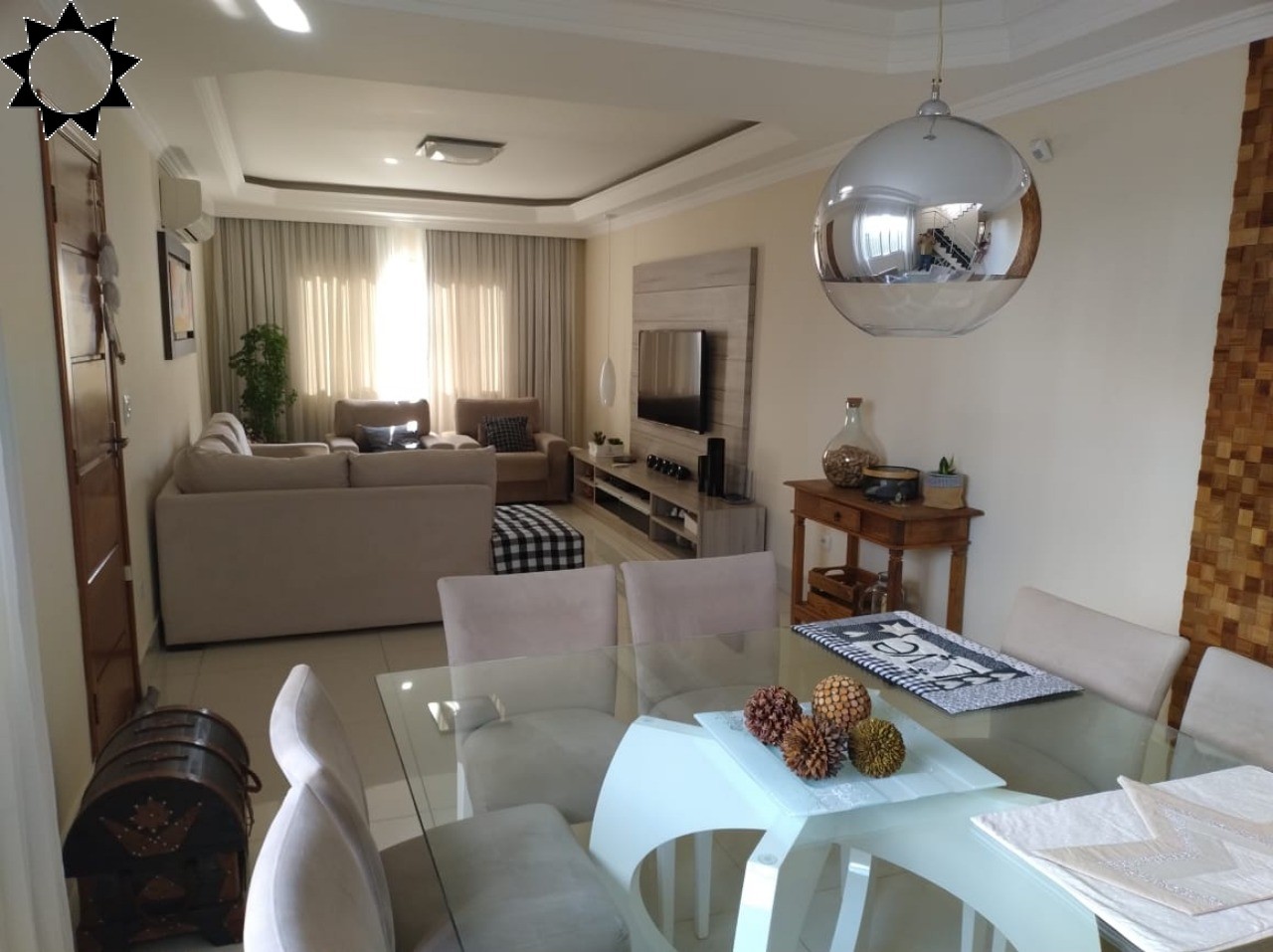 Casa, 3 quartos, 223 m² - Foto 1