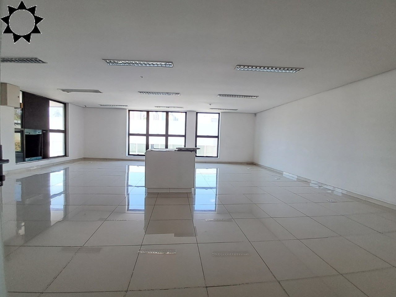 Sala-Conjunto, 190 m² - Foto 1