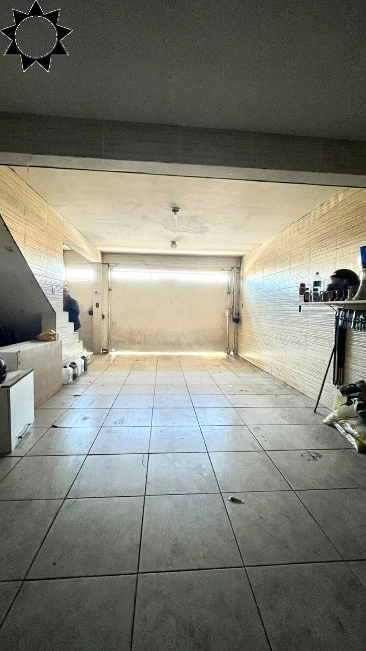 Casa, 4 quartos, 221 m² - Foto 2