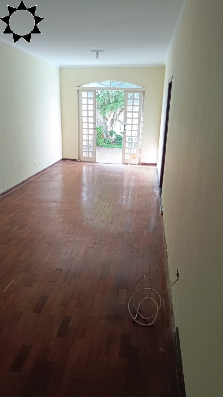 Casa, 3 quartos, 184 m² - Foto 1