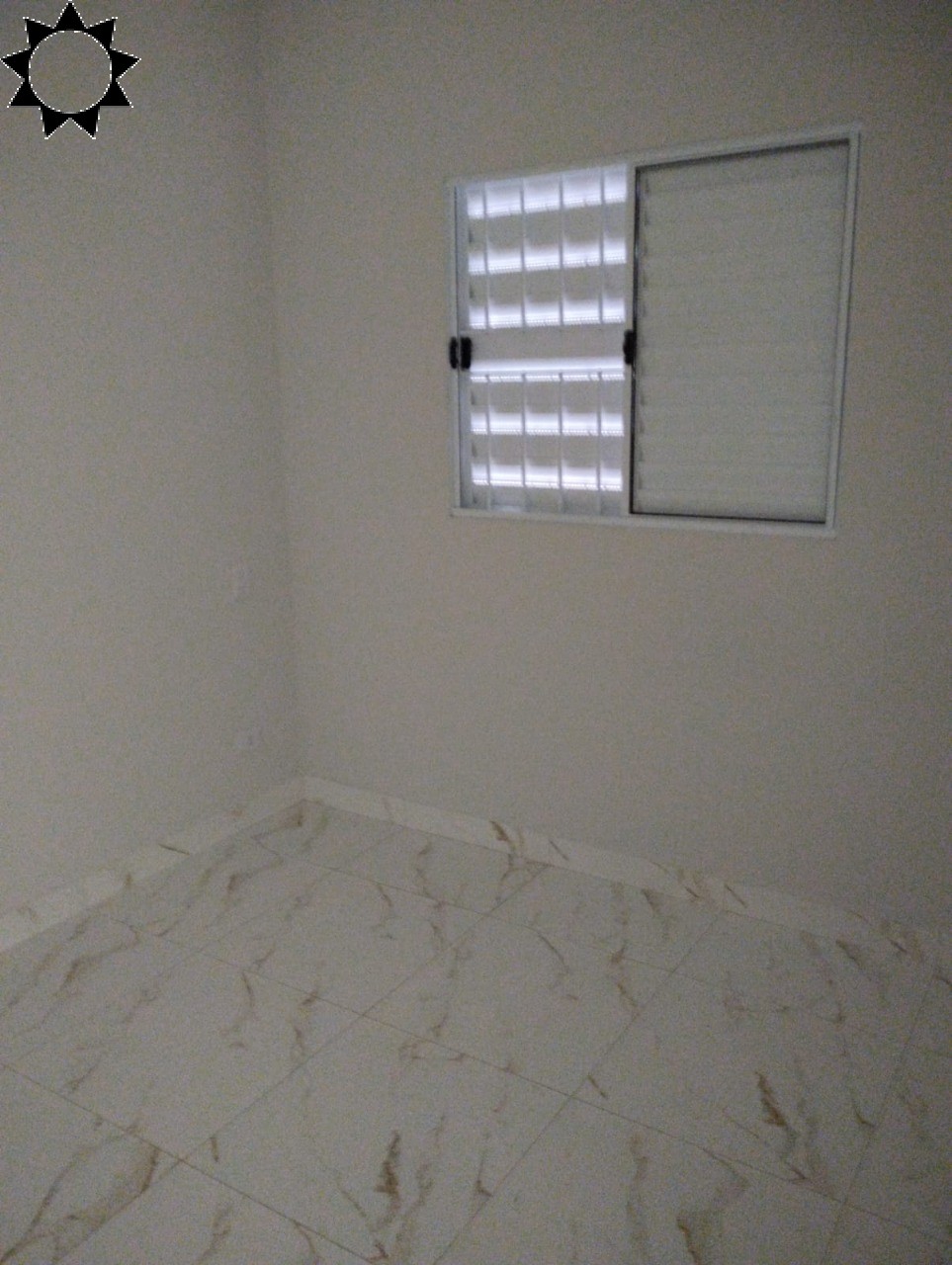 Casa, 1 quarto, 27 m² - Foto 1