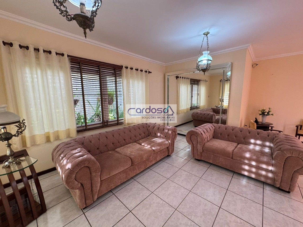 Casa para alugar com 4 quartos, 1600m² - Foto 26