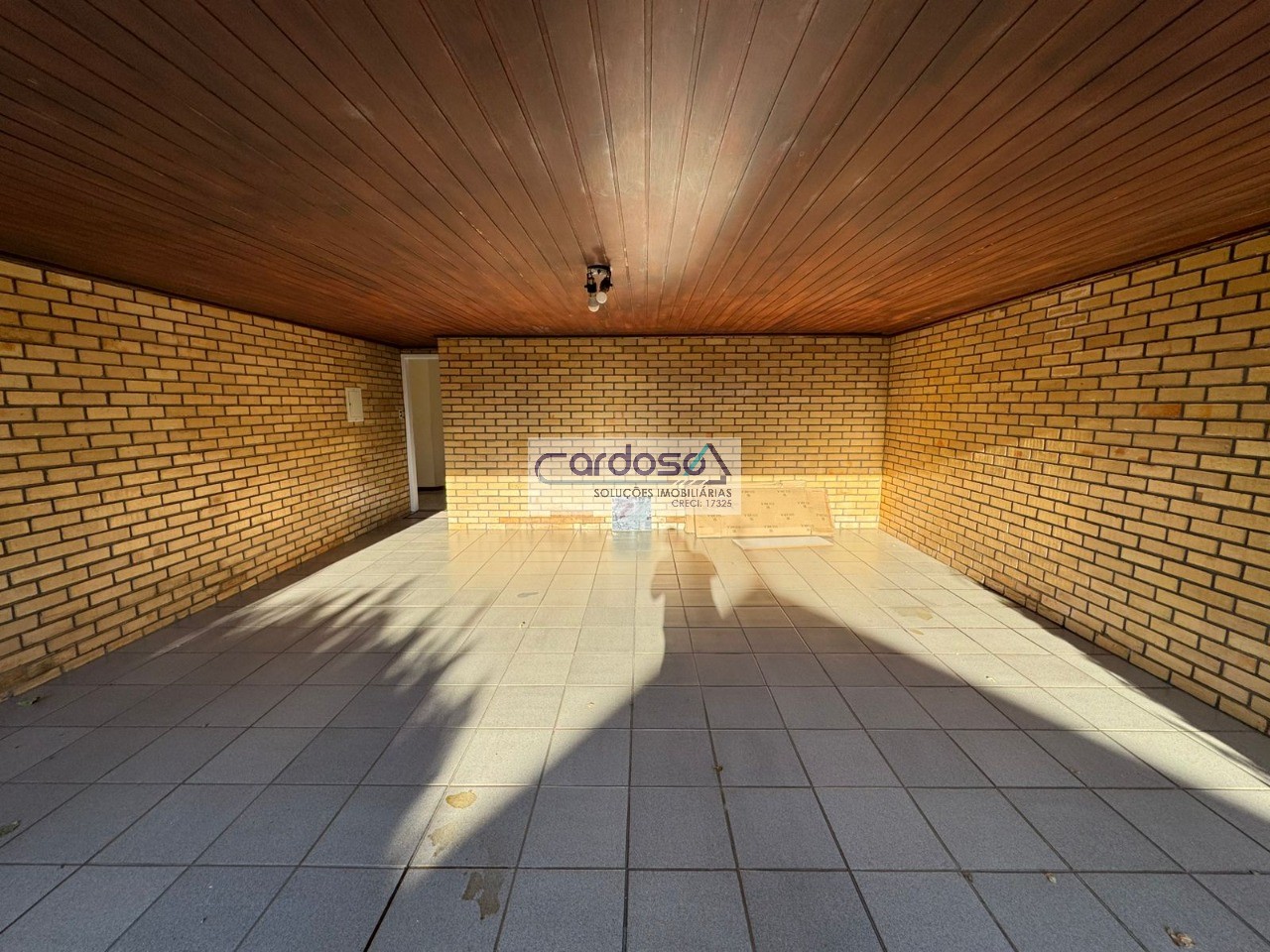 Casa para alugar com 4 quartos, 1600m² - Foto 18