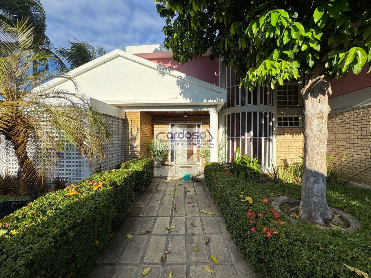 Casa para alugar com 4 quartos, 1600m² - Foto 19