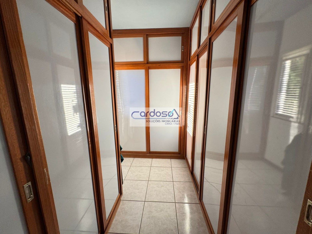 Casa para alugar com 4 quartos, 1600m² - Foto 38