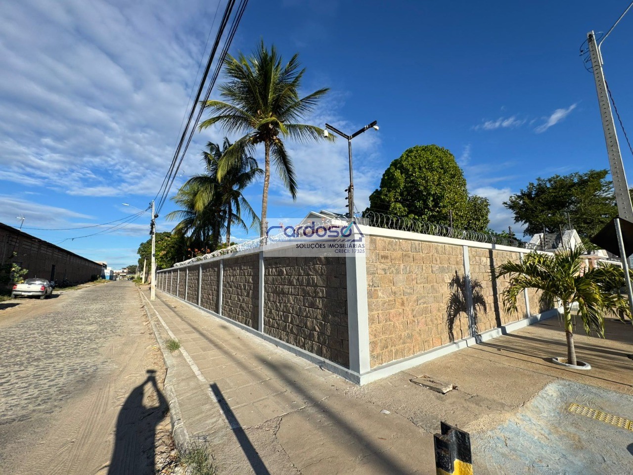 Casa para alugar com 4 quartos, 1600m² - Foto 2
