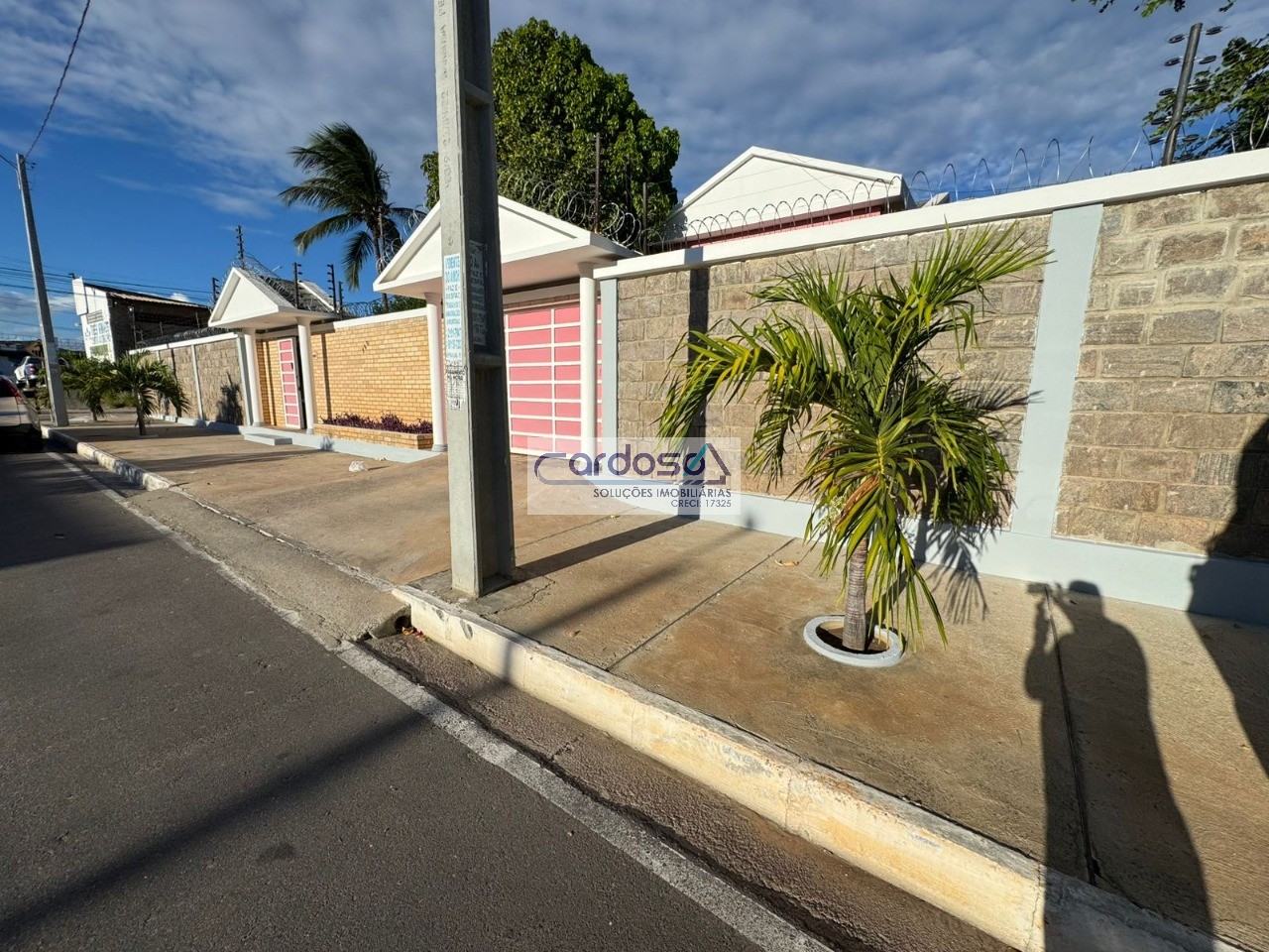 Casa para alugar com 4 quartos, 1600m² - Foto 3