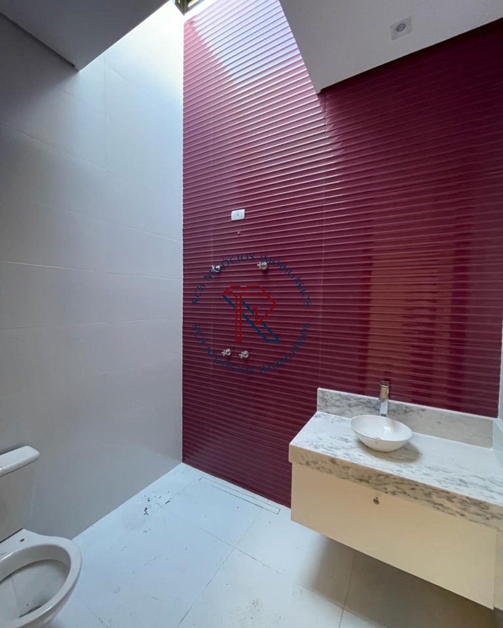 Casa com 3 dormitórios à venda com piscina - condomínio le f - foto 13
