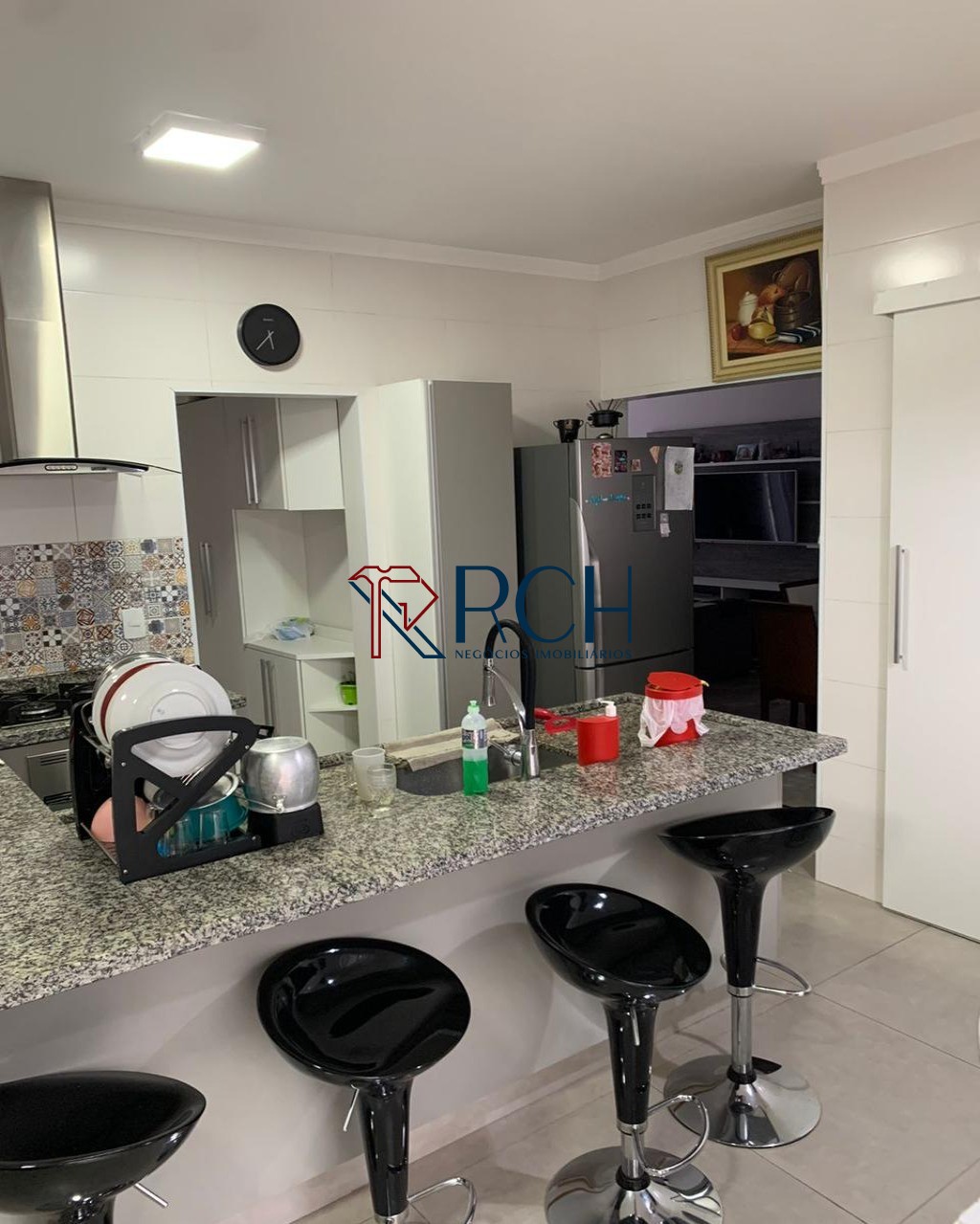 Casa de condomínio com 3 quartos e 4 banheiros à venda, 180 