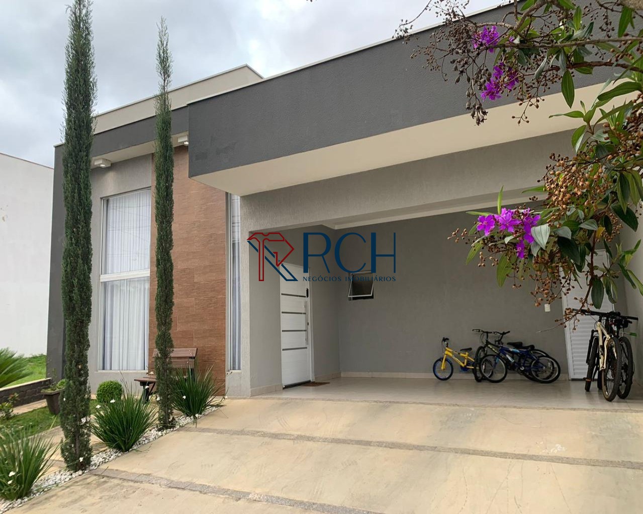 Casa de condomínio com 3 quartos e 4 banheiros à venda, 180 