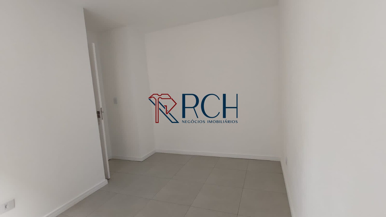 Apartamento com 2 Quartos e 1 banheiro à Venda, 52 m² por R$ 225.000
