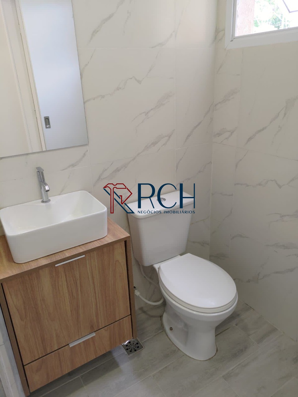 Apartamento com 2 Quartos e 1 banheiro à Venda, 52 m² por R$ 225.000