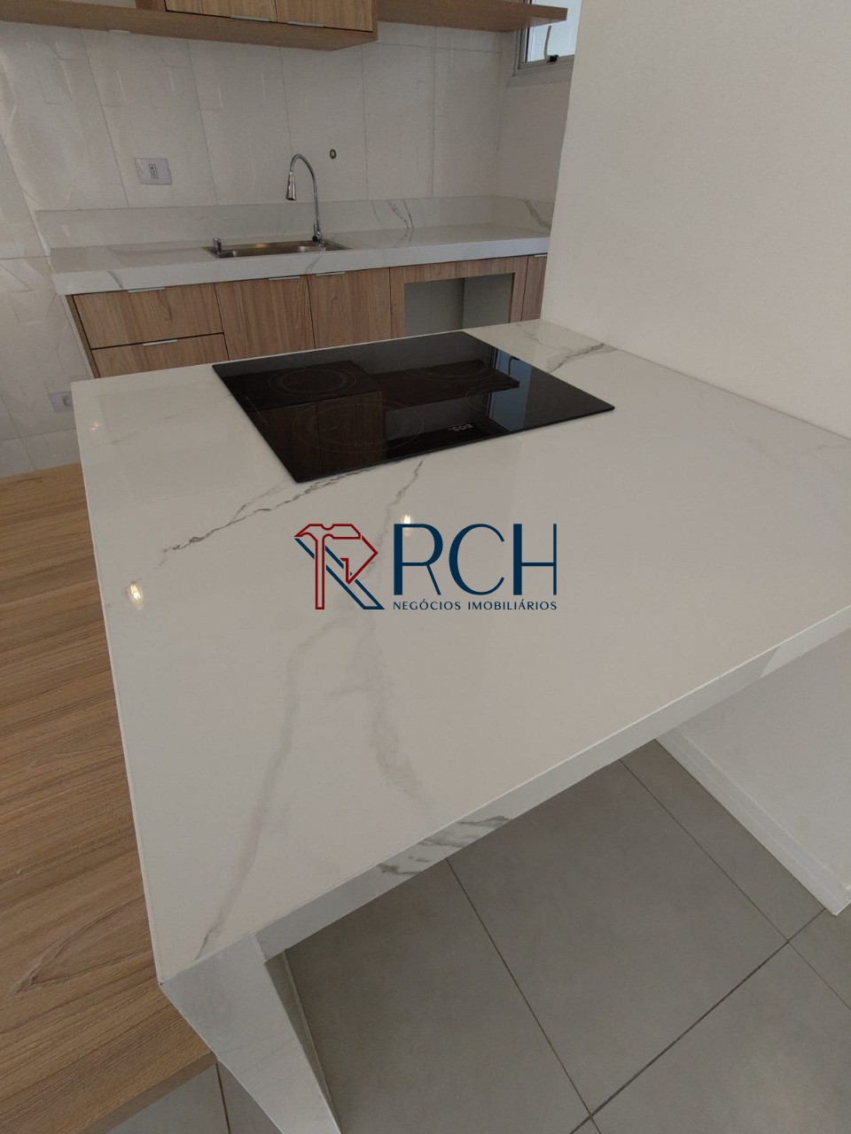 Apartamento com 2 Quartos e 1 banheiro à Venda, 52 m² por R$ 225.000