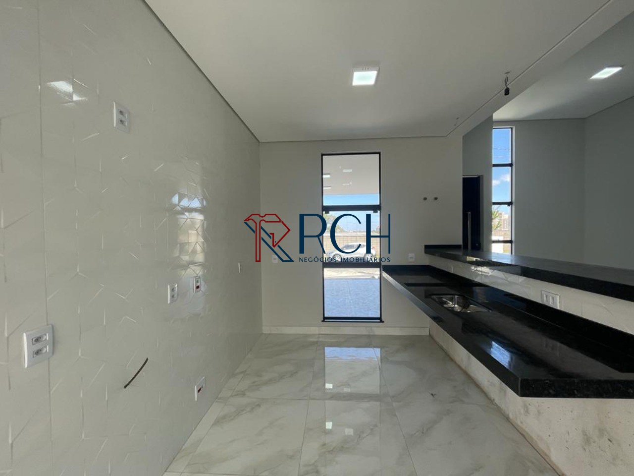 Casa com 3 dormitórios à venda com Piscina - Condomínio Le France - Sorocaba-SP