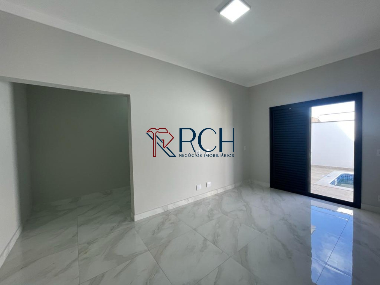 Casa com 3 dormitórios à venda com Piscina - Condomínio Le France - Sorocaba-SP