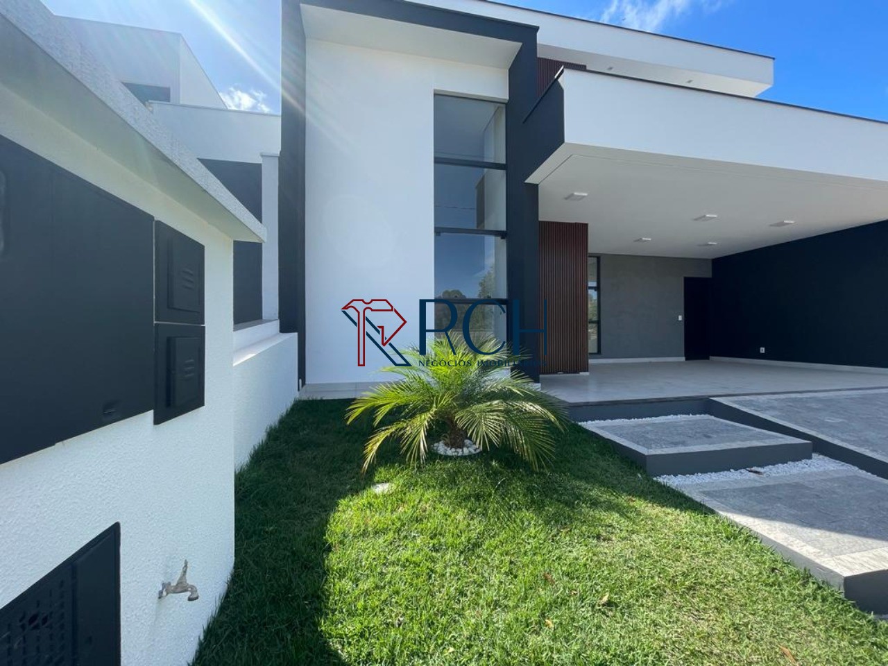 Casa com 3 dormitórios à venda com Piscina - Condomínio Le France - Sorocaba-SP