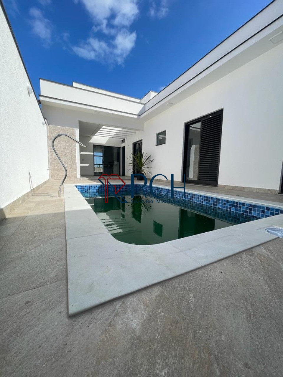 Casa com 3 dormitórios à venda com Piscina - Condomínio Le France - Sorocaba-SP