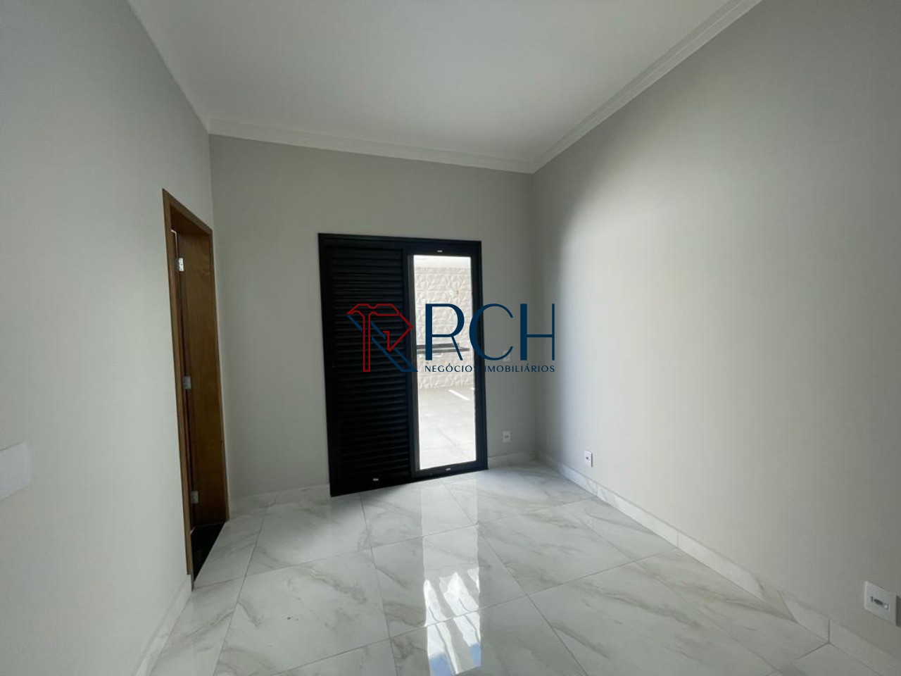 Casa com 3 dormitórios à venda com Piscina - Condomínio Le France - Sorocaba-SP
