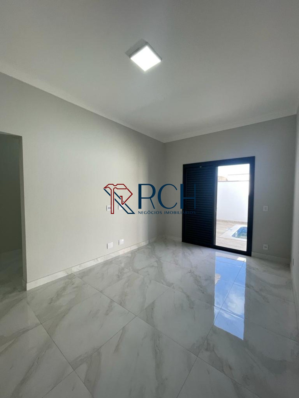 Casa com 3 dormitórios à venda com Piscina - Condomínio Le France - Sorocaba-SP