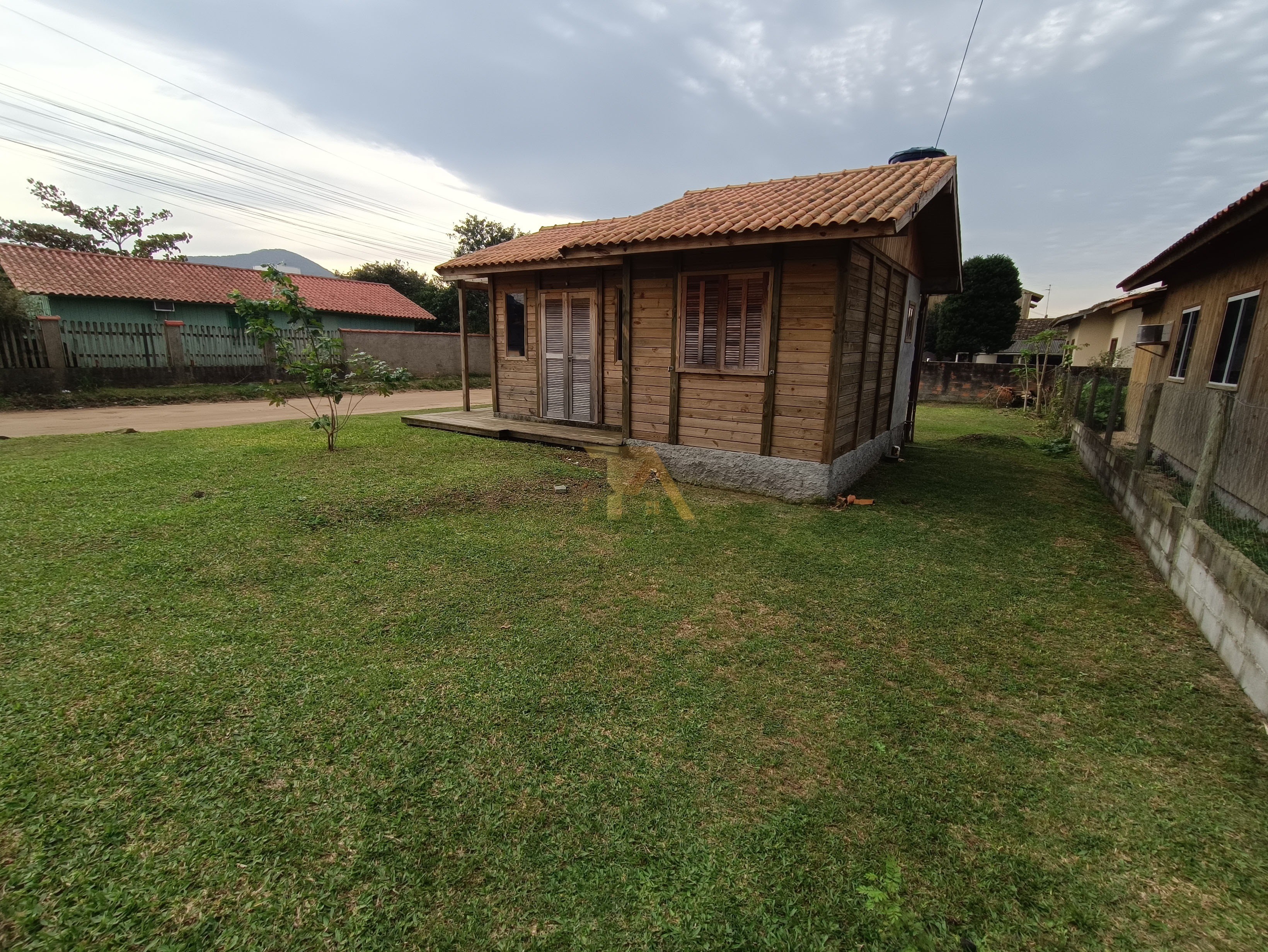 Casa com 1 dormitório e terreno de 350 m² Campo Duna, Garopaba - SC