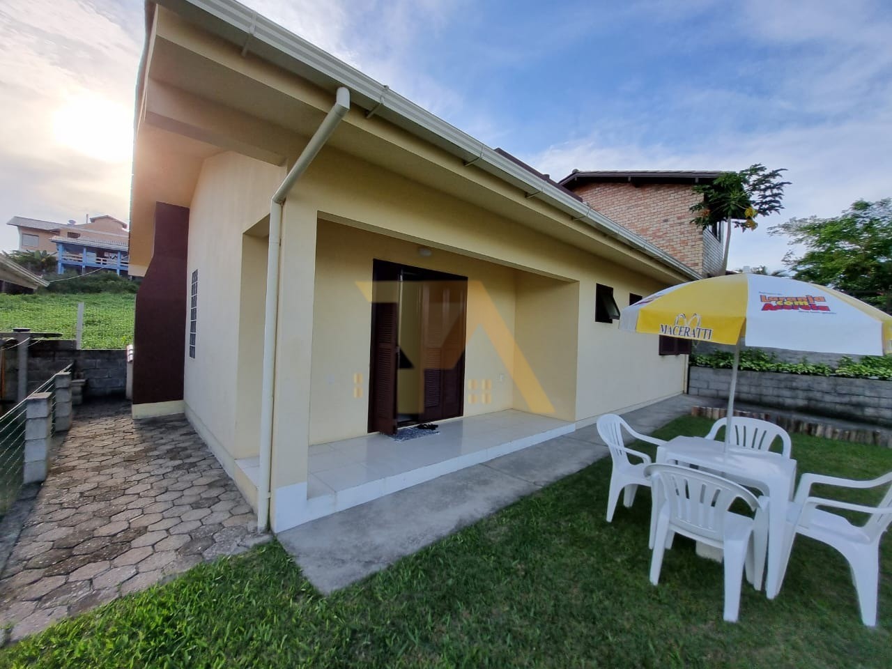 Casa à venda  no Village - Garopaba, SC. Imóveis