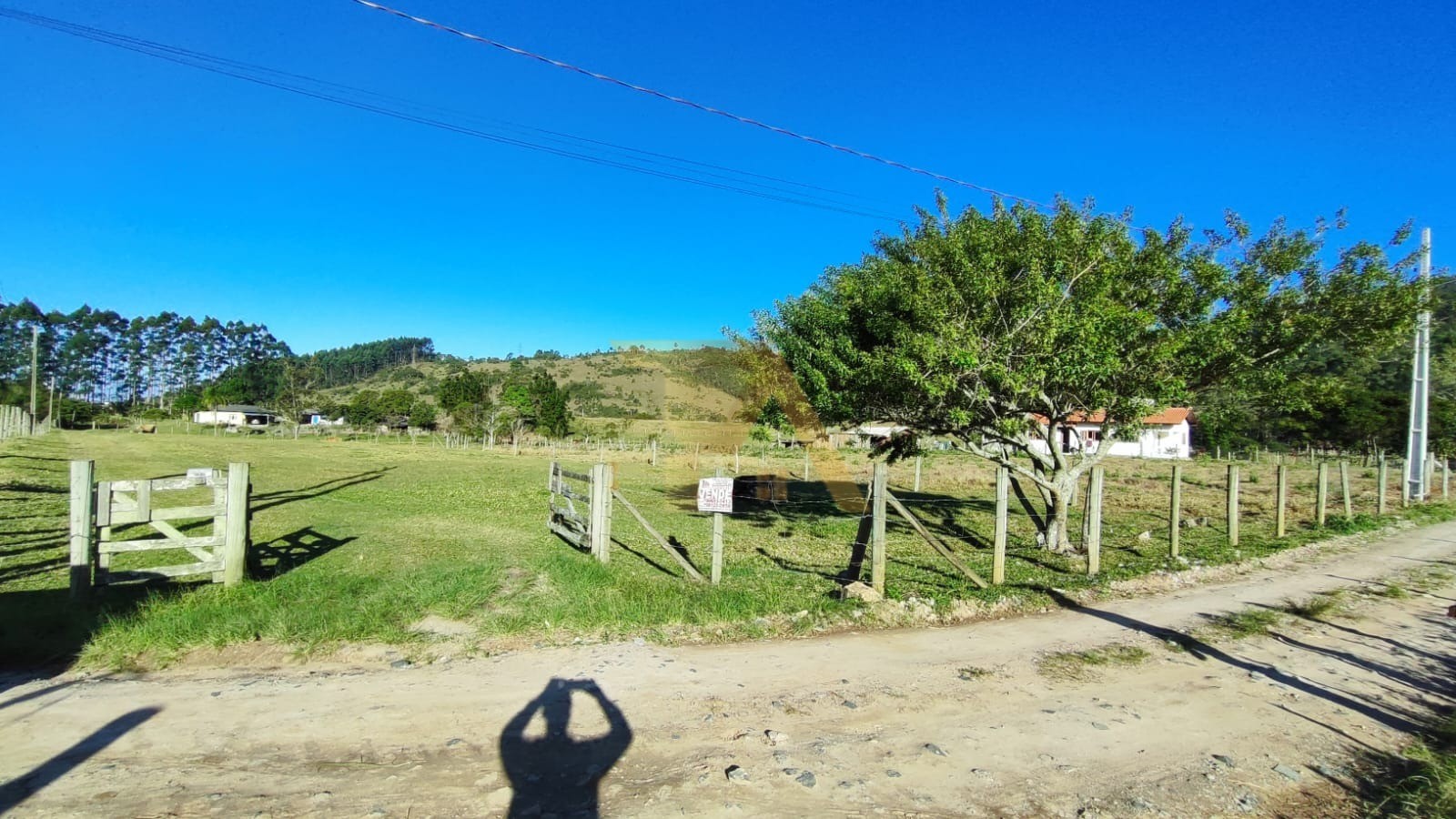Sítio encantador 2 hectares com 2 casas construídas à venda 