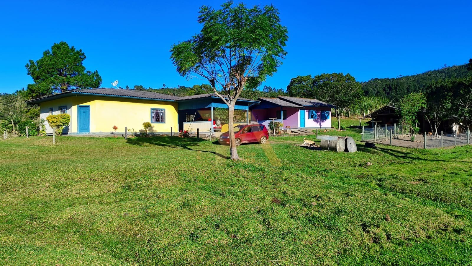 Sítio encantador 2 hectares com 2 casas construídas à venda 