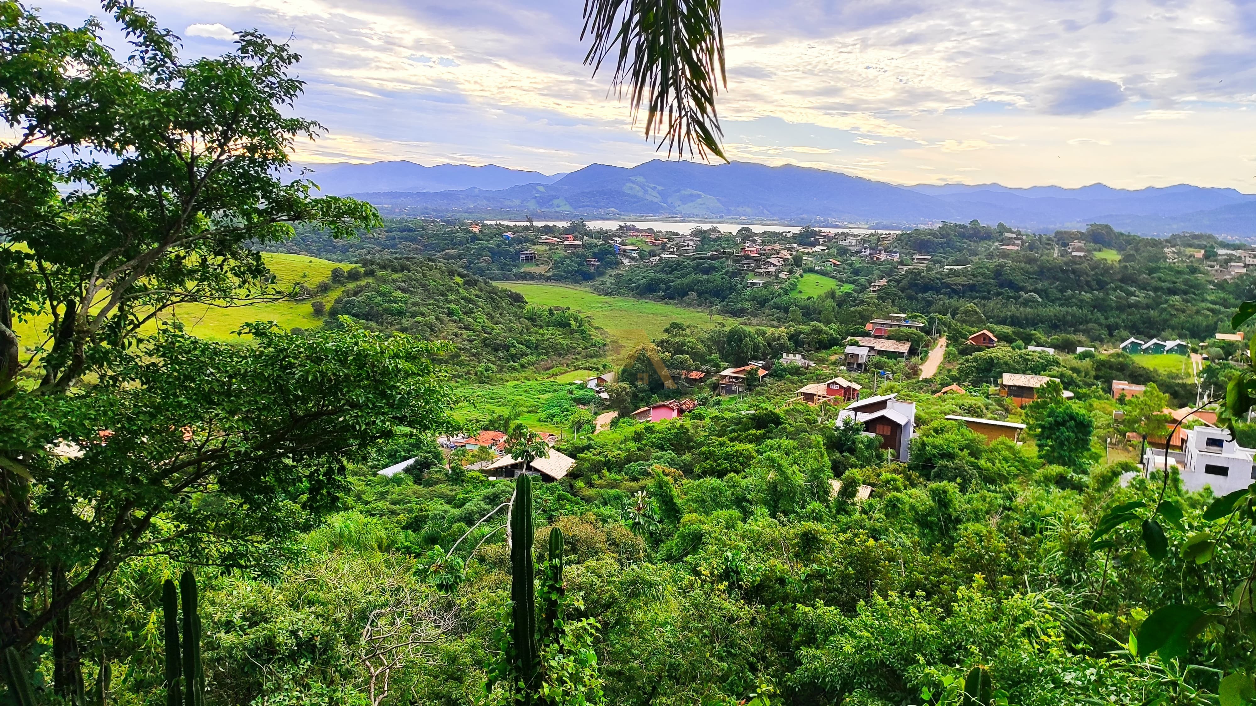 Casa em meio a Natureza no Caminho do Rei Praia do Rosa, Imbituba - SC