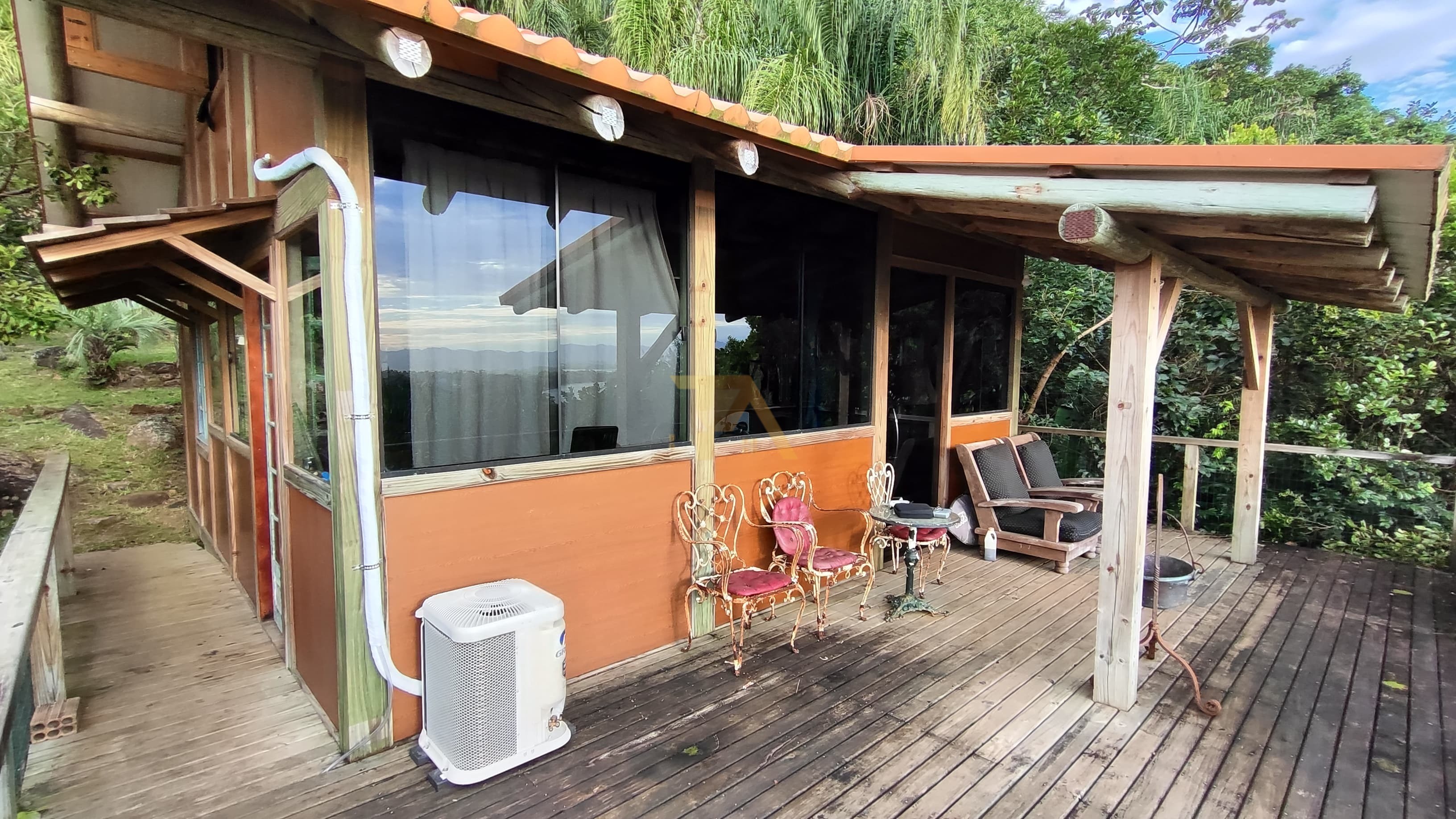 Casa em meio a Natureza no Caminho do Rei Praia do Rosa, Imbituba - SC