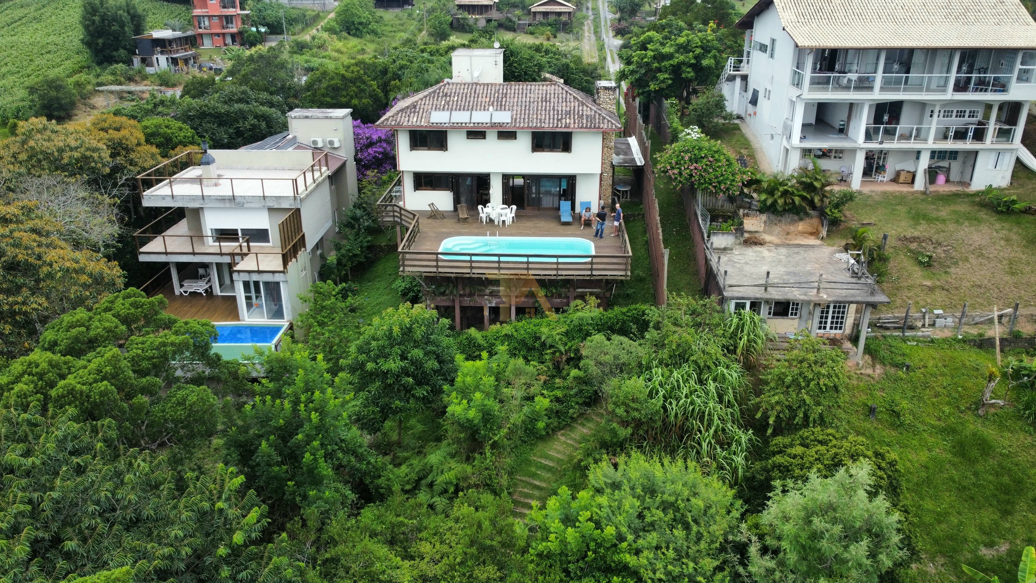 Casa com Piscina e acesso à Lagoa da Ibiraquera Residencial Praia do Rosa