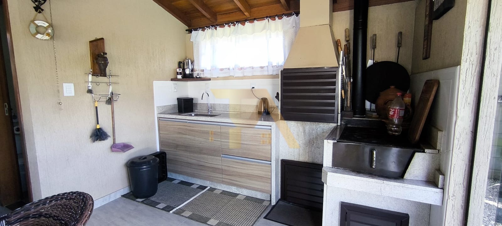 Casa com Piscina e Jardim na Lagoa de Ibiraquera Imbituba - SC
