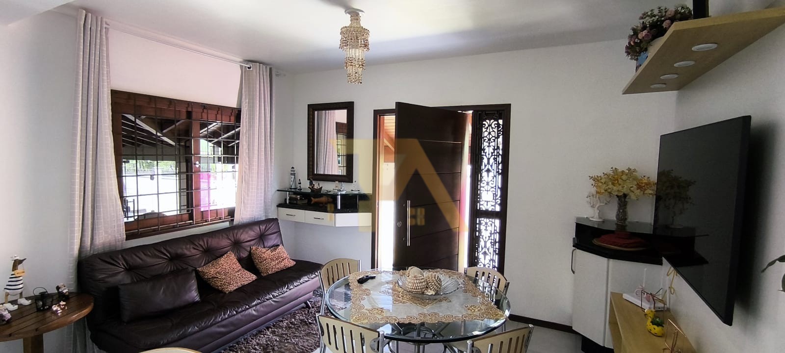Casa com Piscina e Jardim na Lagoa de Ibiraquera Imbituba - SC
