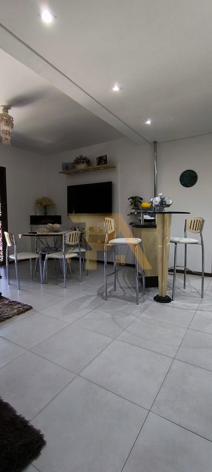 Casa com Piscina e Jardim na Lagoa de Ibiraquera Imbituba - SC