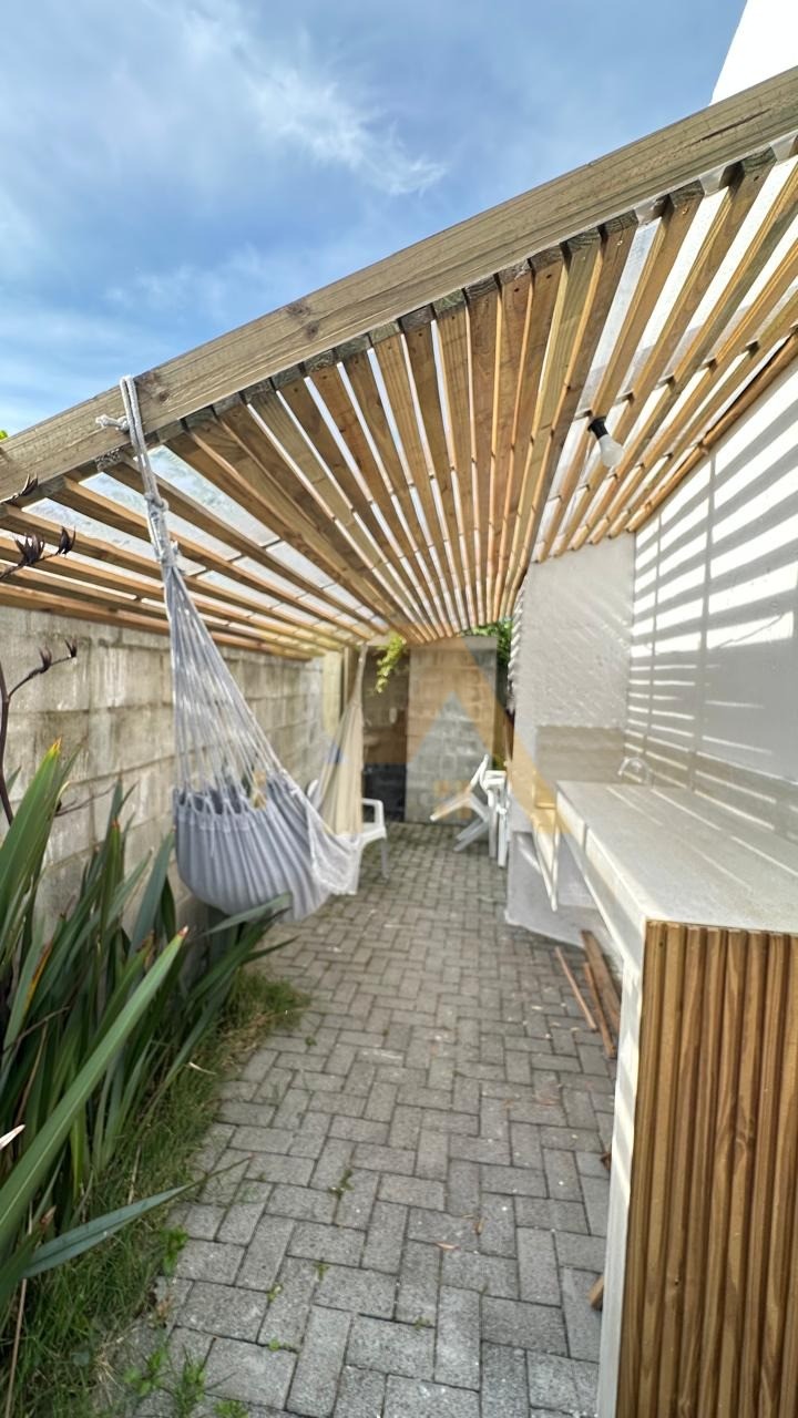 Casa à venda em garopaba-sc, bairro encantada: 1 quarto, 2 s