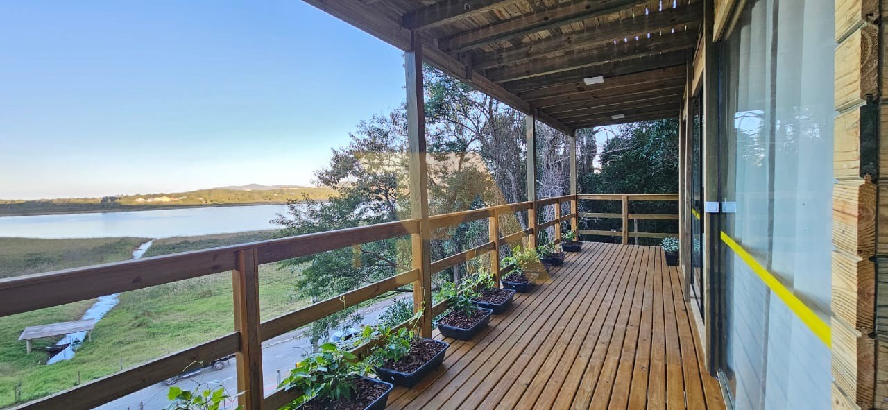 Casa à venda  no Macacú - Garopaba, SC. Imóveis