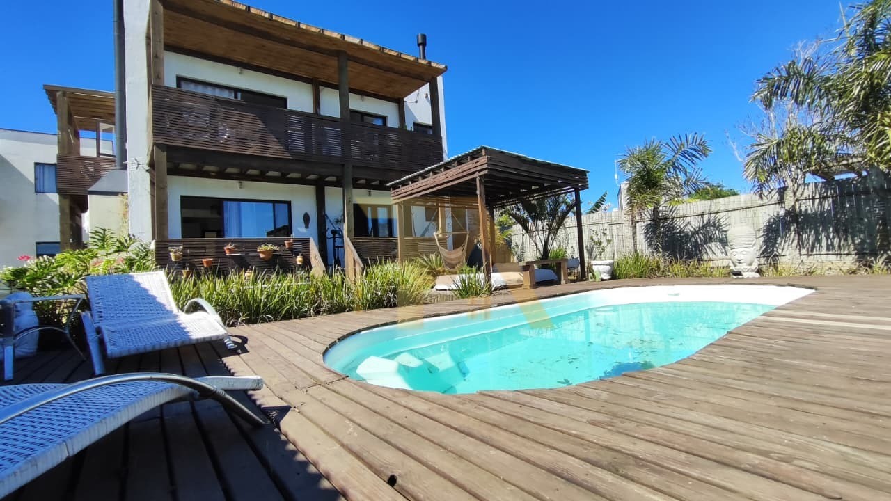 Casa à venda  no Ibiraquera - Imbituba, SC. Imóveis