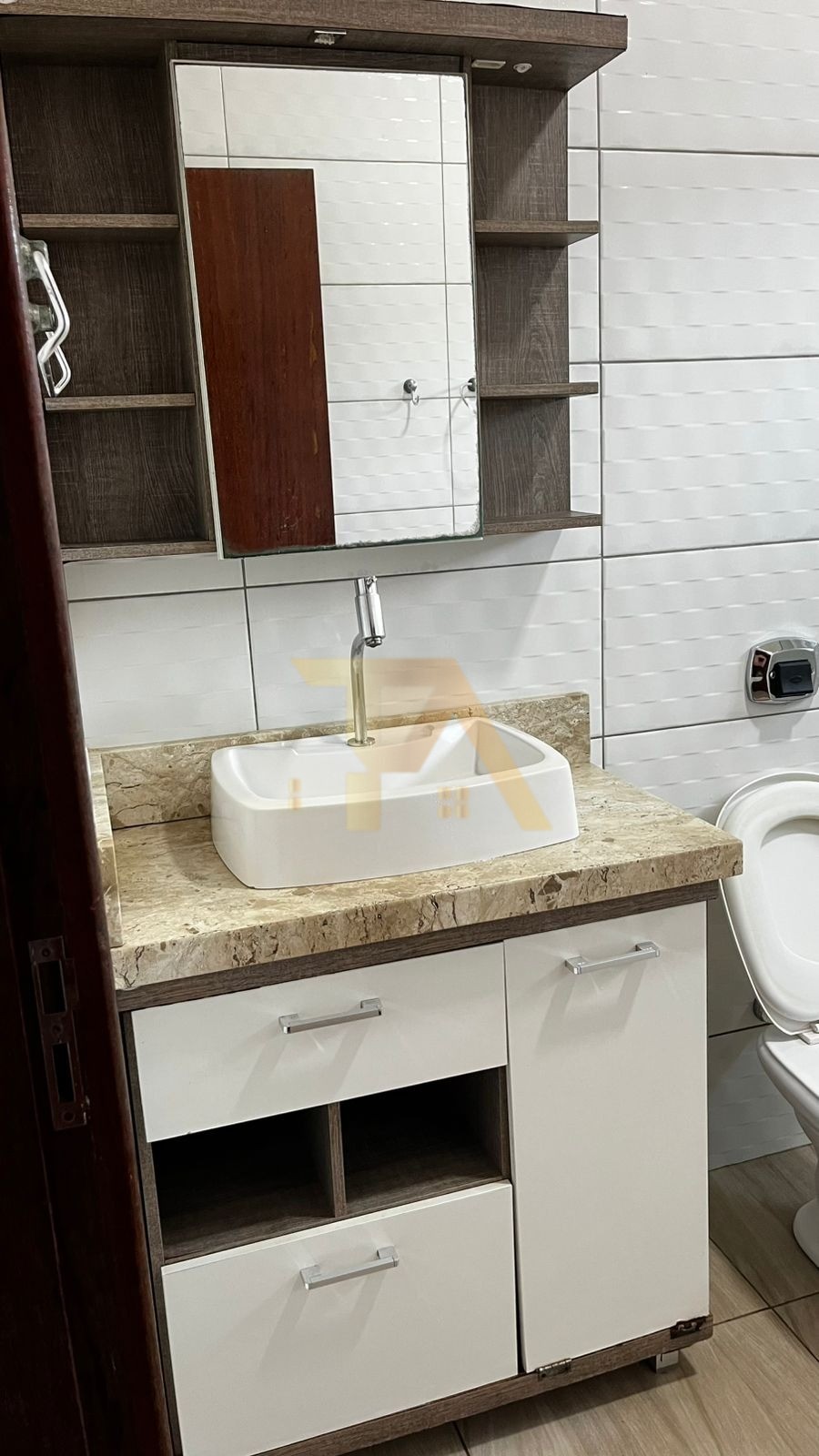 Casa com 2 Dormitórios à venda, 110 m² por R$ 450.000,00 Casa com 2 Dormitórios à venda, 110 m² por R$ 450.000,00