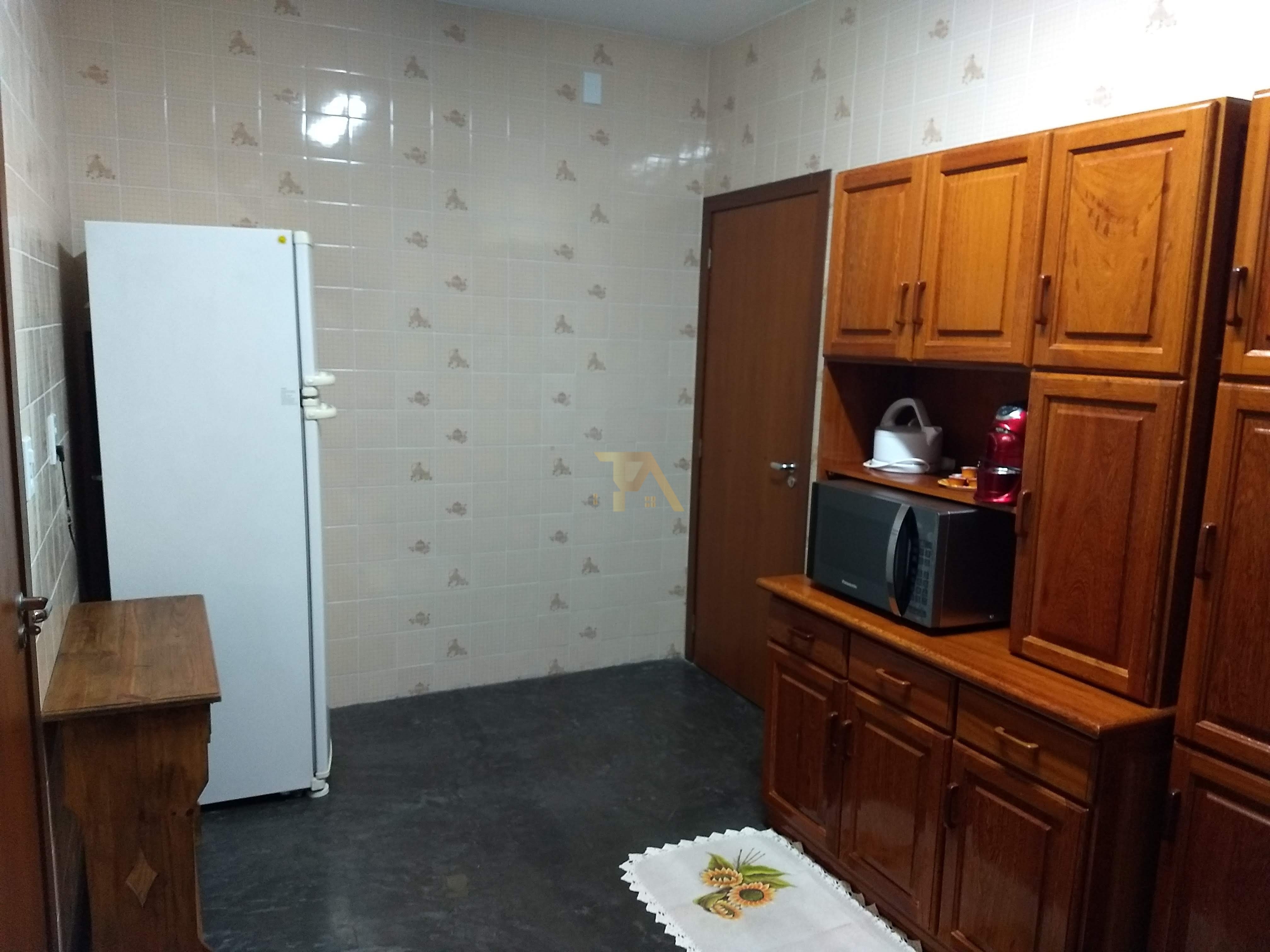 Casa com 5 Dormitórios à venda, 1 m² por R$ 1.590.000,00 Casa com 5 Dormitórios à venda, 1 m² por R$ 1.590.000,00