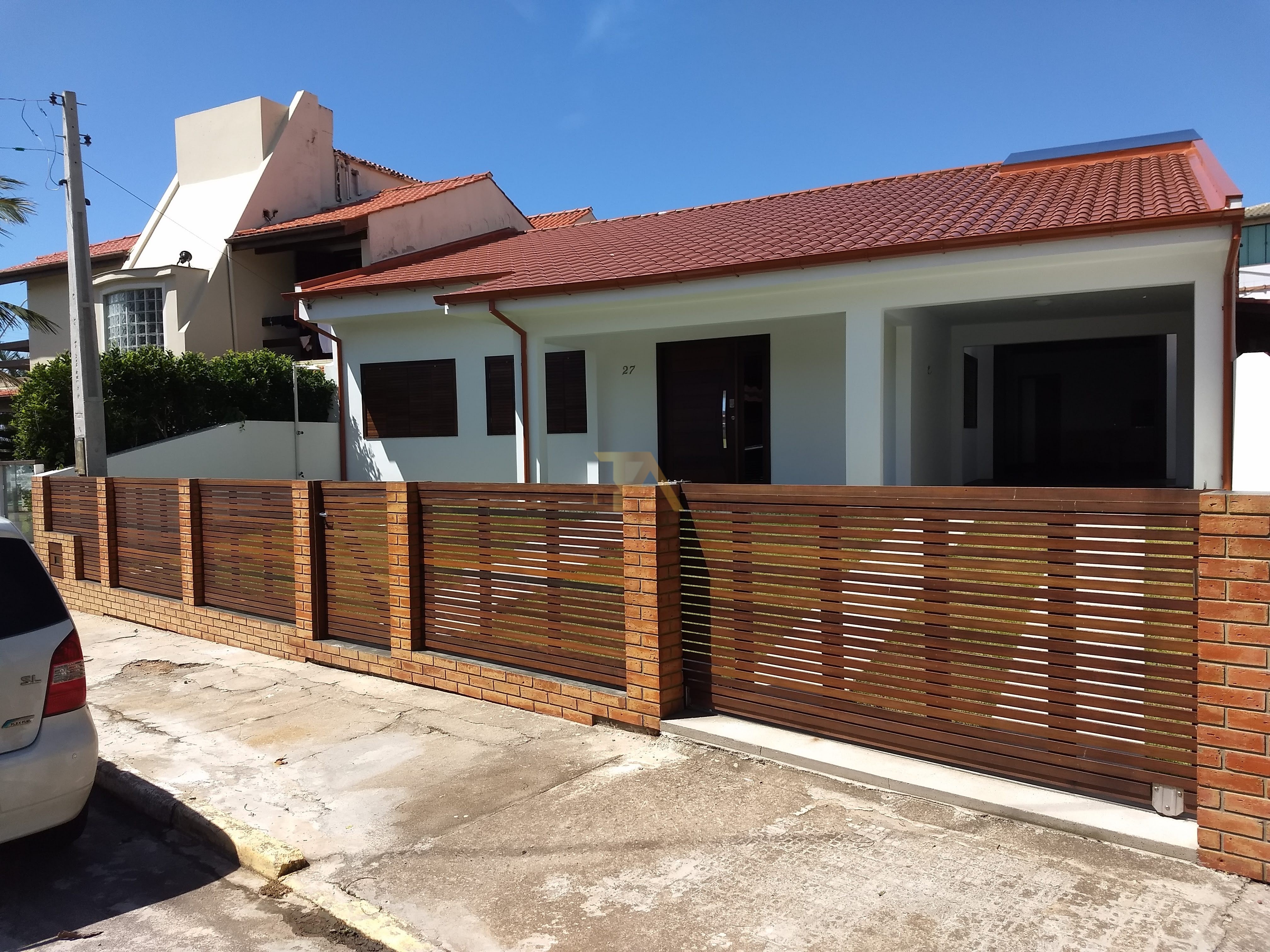 Casa com 5 Dormitórios à venda, 1 m² por R$ 1.590.000,00 Casa com 5 Dormitórios à venda, 1 m² por R$ 1.590.000,00