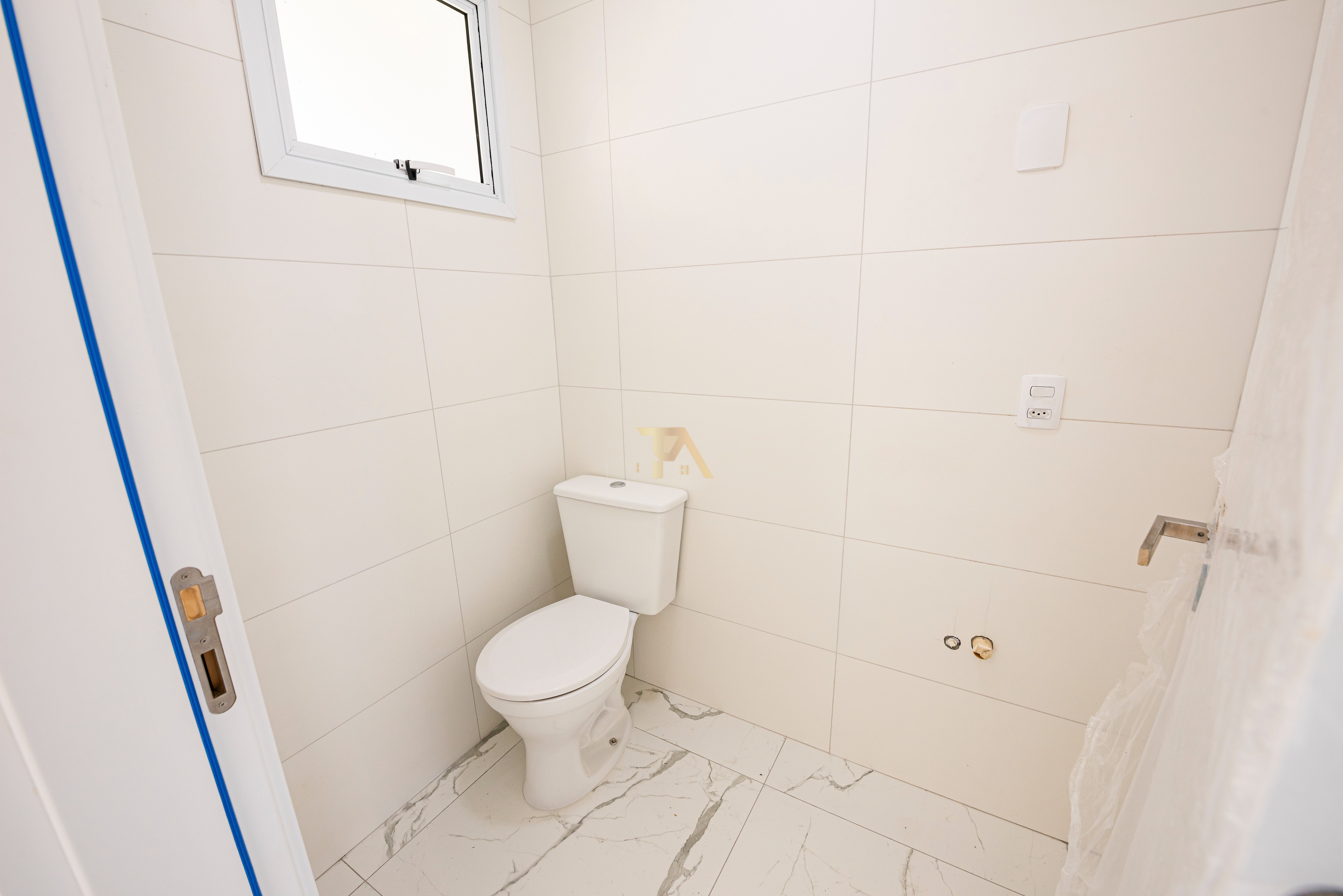 Casa com 2 Dormitórios à venda, 69 m² por R$ 435.000,00 Casa com 2 Dormitórios à venda, 69 m² por R$ 435.000,00