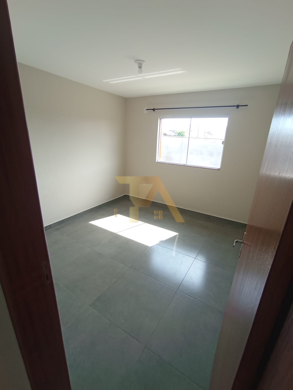 Casa com 2 Dormitórios à venda, 47 m² por R$ 250.000,00 Casa com 2 Dormitórios à venda, 47 m² por R$ 250.000,00