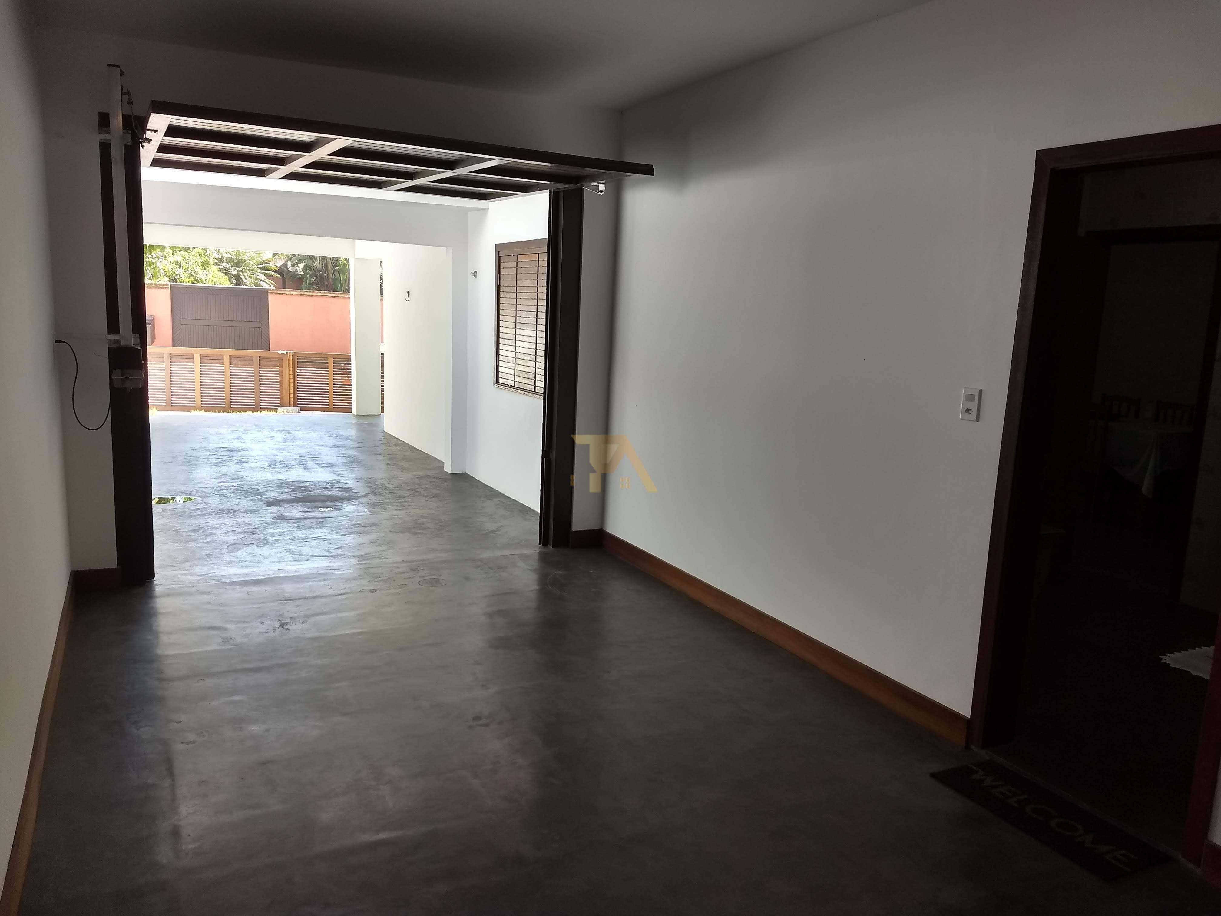Casa com 5 Dormitórios à venda, 1 m² por R$ 1.590.000,00 Casa com 5 Dormitórios à venda, 1 m² por R$ 1.590.000,00