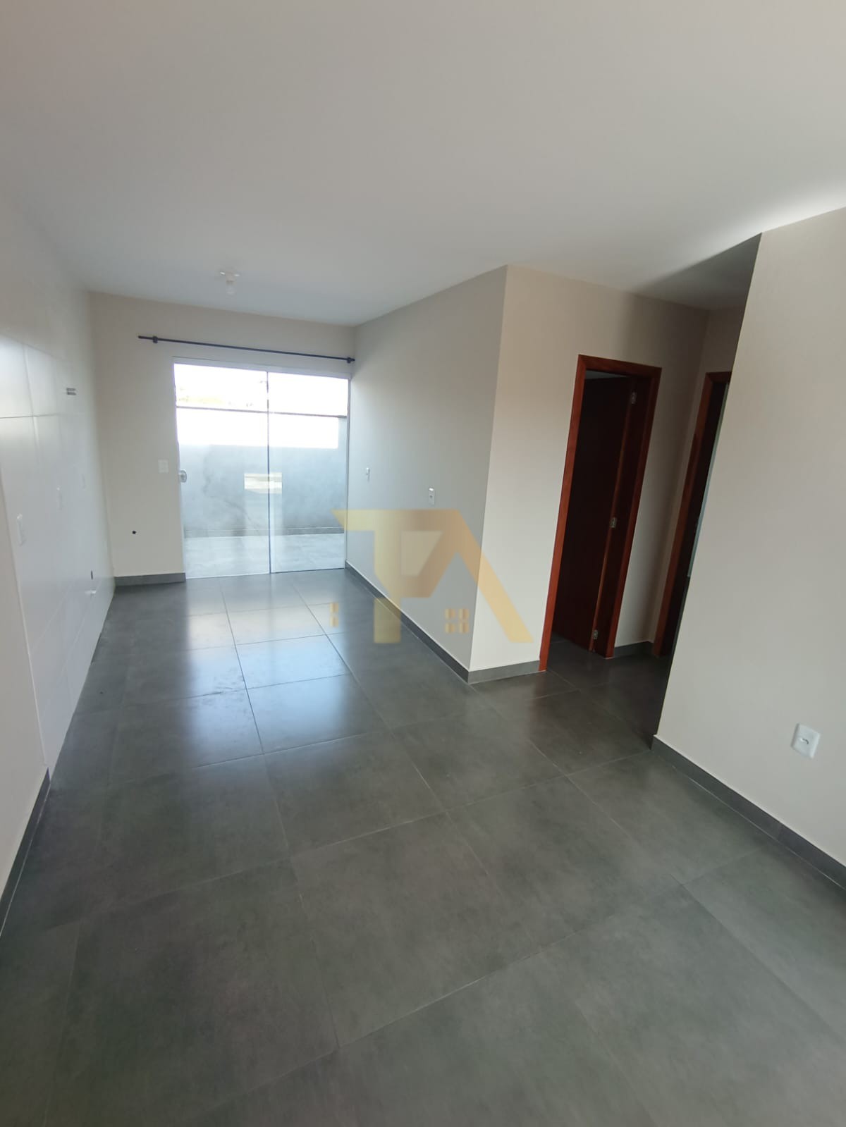 Casa com 2 Dormitórios à venda, 47 m² por R$ 250.000,00 Casa com 2 Dormitórios à venda, 47 m² por R$ 250.000,00