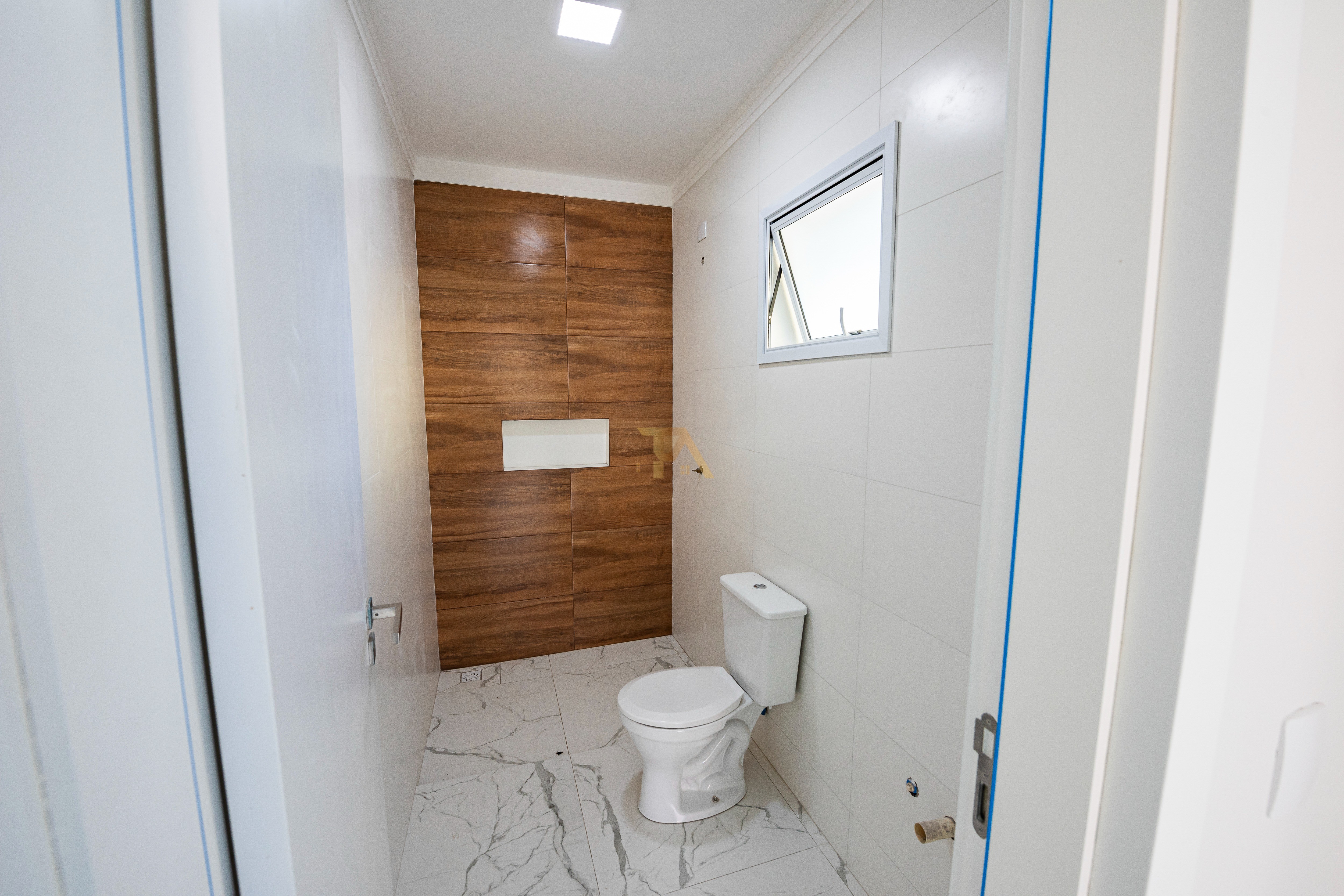 Casa com 2 Dormitórios à venda, 69 m² por R$ 435.000,00 Casa com 2 Dormitórios à venda, 69 m² por R$ 435.000,00