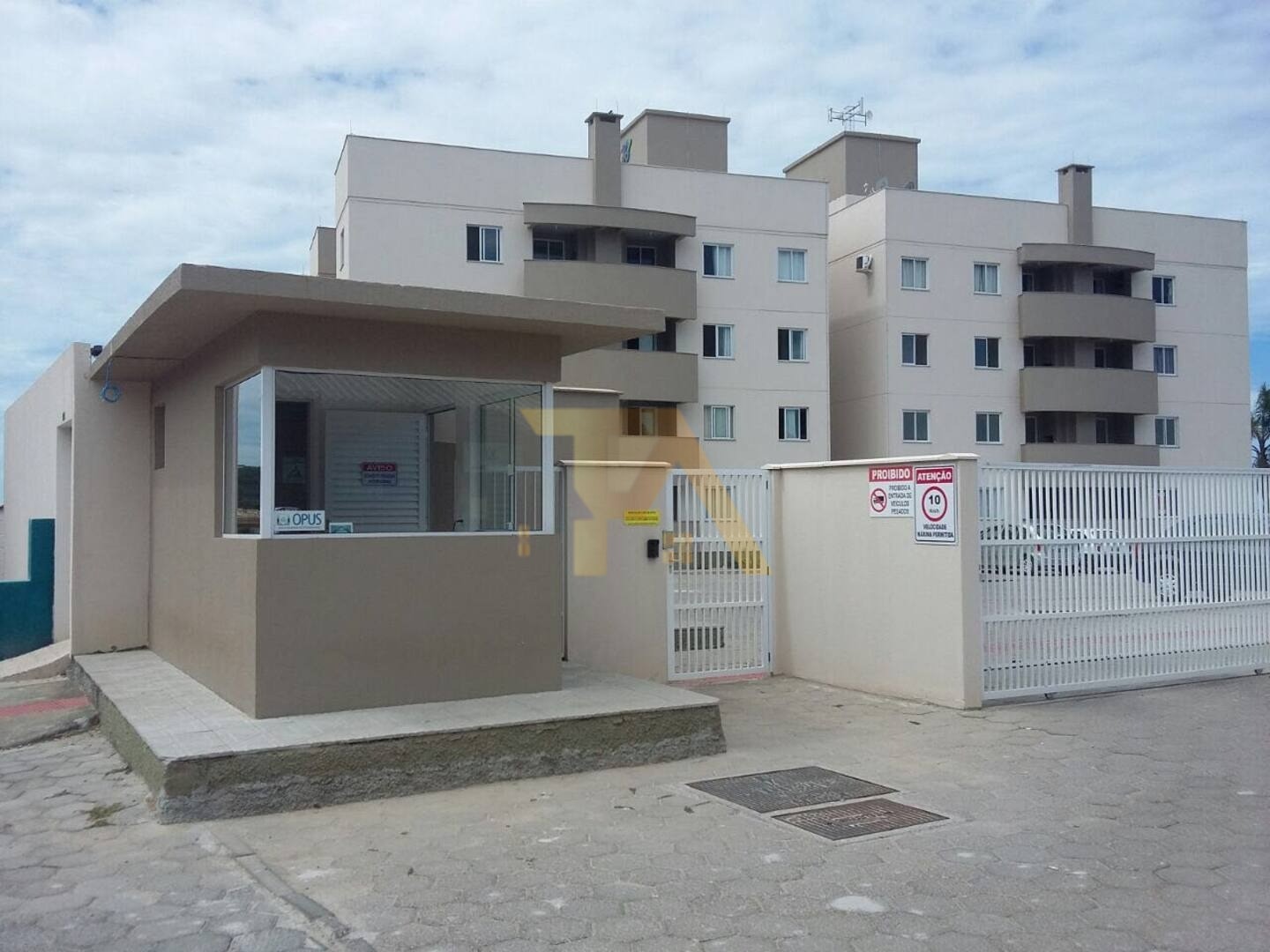 Apartamento com 2 Dormitórios à venda, 56 m² por R$ 400.000,00 Apartamento com 2 Dormitórios à venda, 56 m² por R$ 400.000,00