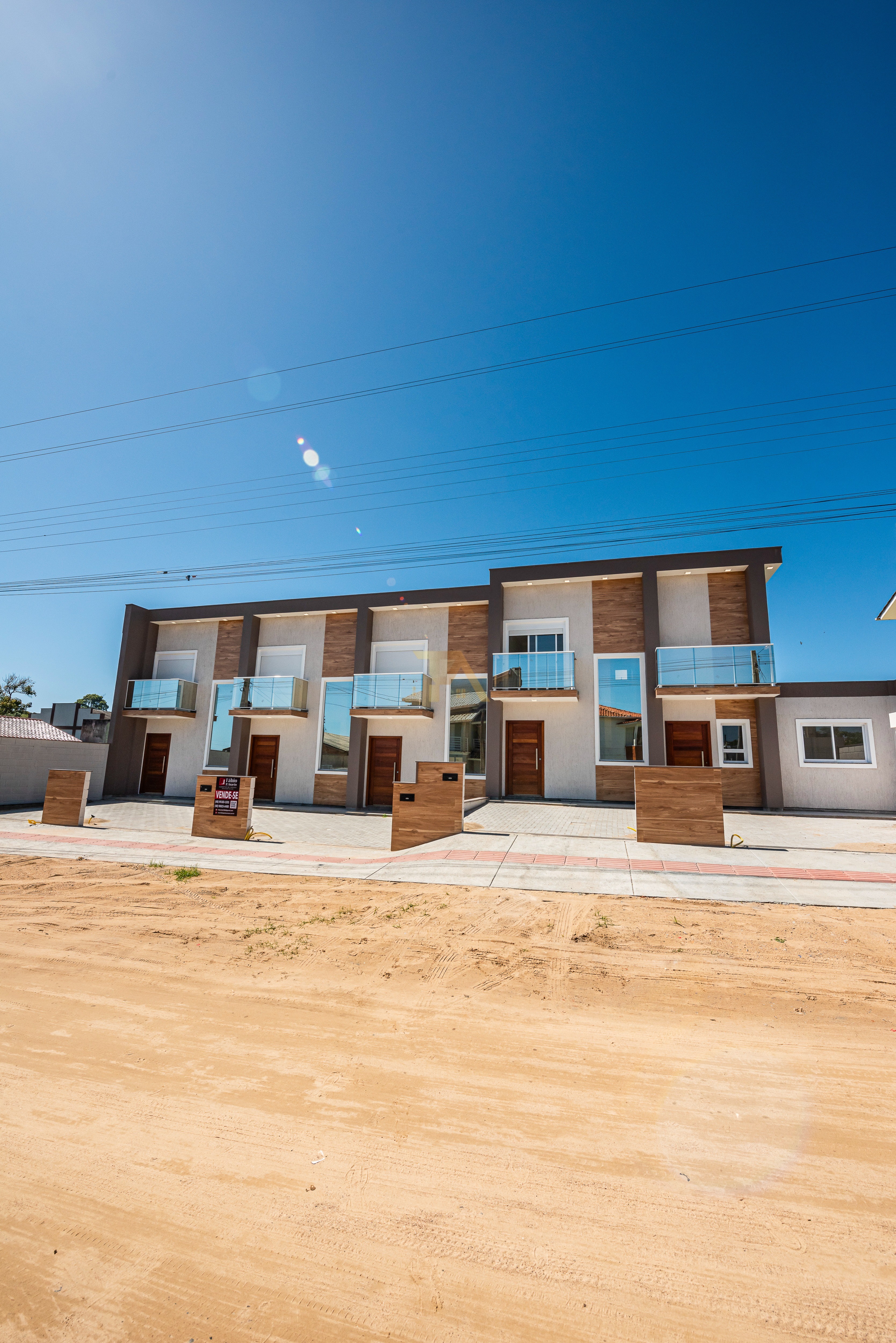 Casa com 2 Dormitórios à venda, 69 m² por R$ 435.000,00 Casa com 2 Dormitórios à venda, 69 m² por R$ 435.000,00