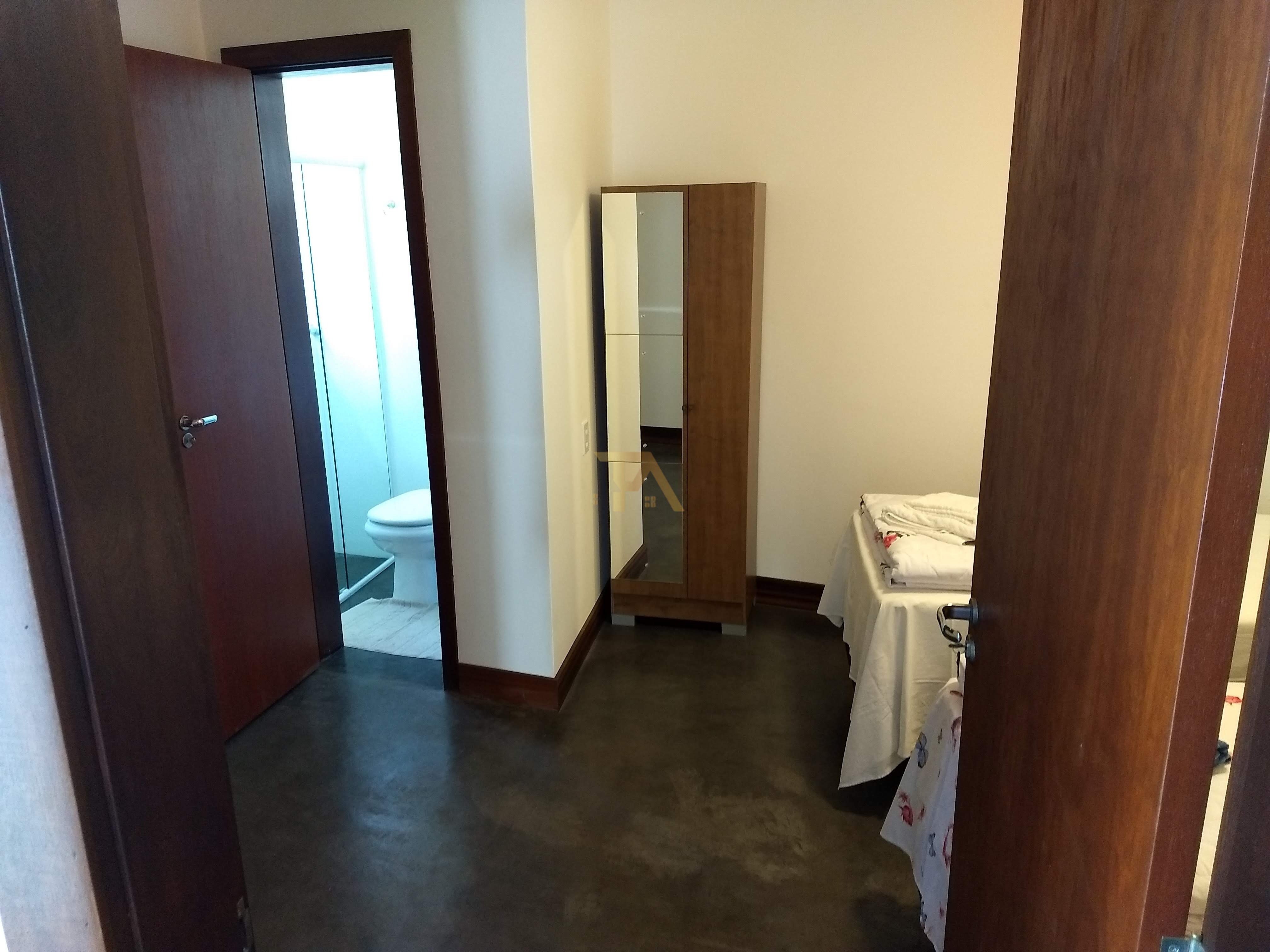 Casa com 5 Dormitórios à venda, 1 m² por R$ 1.590.000,00 Casa com 5 Dormitórios à venda, 1 m² por R$ 1.590.000,00