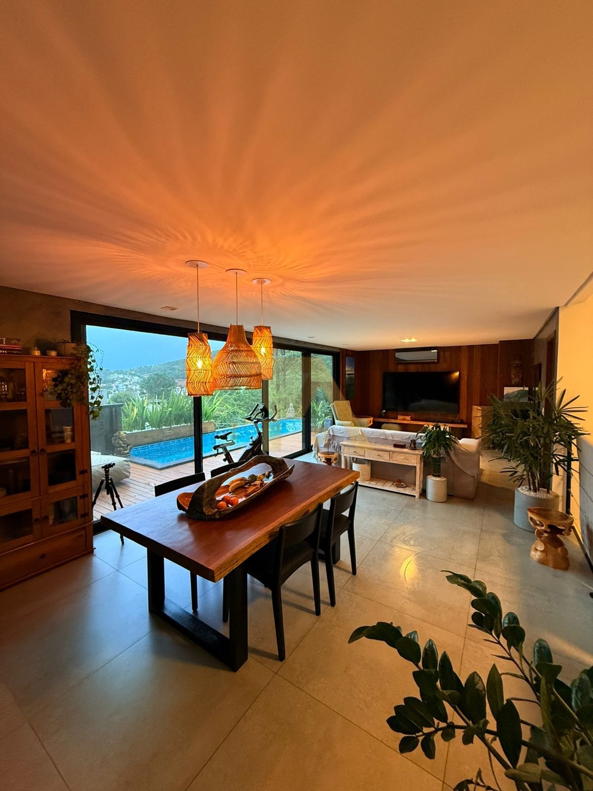 Casa com 3 Dormitórios à venda, 330 m² por R$ 2.500.000,00 Casa com 3 Dormitórios à venda, 330 m² por R$ 2.500.000,00