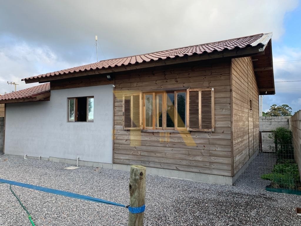 Casa com 2 Dormitórios à venda, 63 m² por R$ 200.000,00 Casa com 2 Dormitórios à venda, 63 m² por R$ 200.000,00