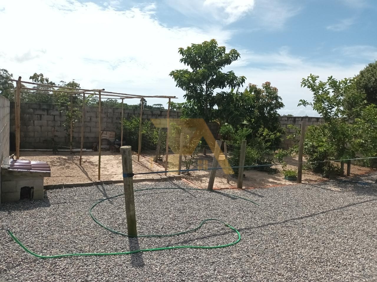 Casa com 2 Dormitórios à venda, 63 m² por R$ 200.000,00 Casa com 2 Dormitórios à venda, 63 m² por R$ 200.000,00